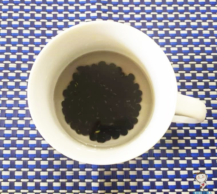 黑豆茶煮法｜懶人料理食譜,防疫在家電鍋10分鐘搞定