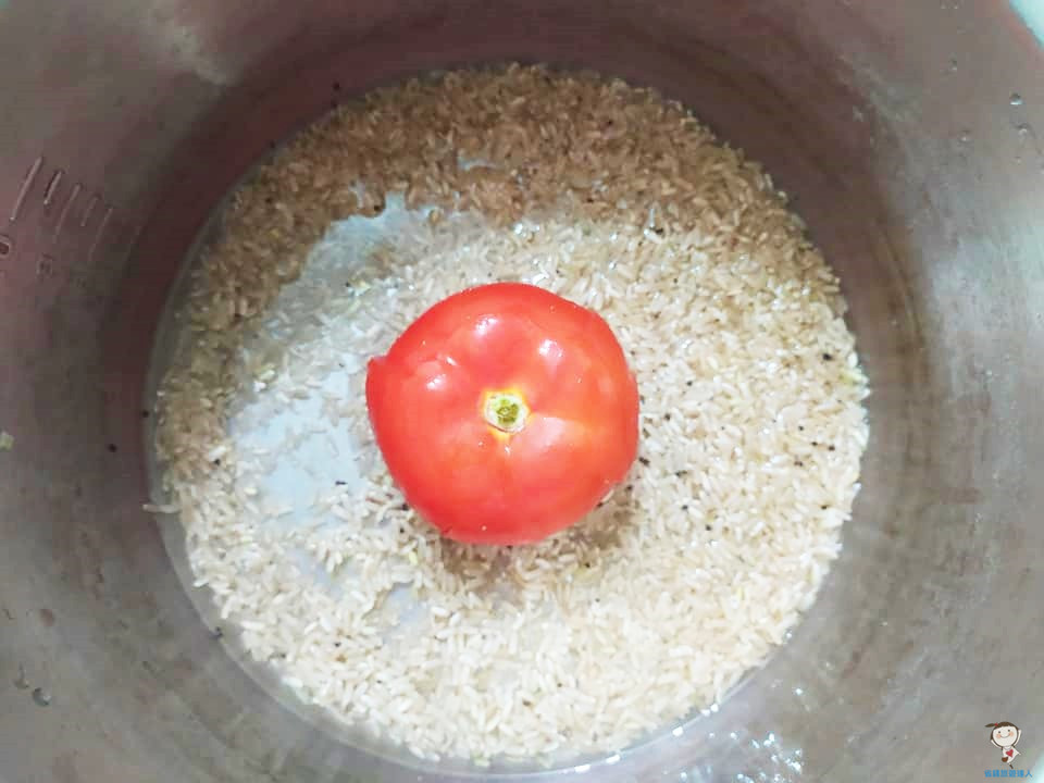電鍋番茄燉飯｜電鍋料理懶人簡單一招就能搞定