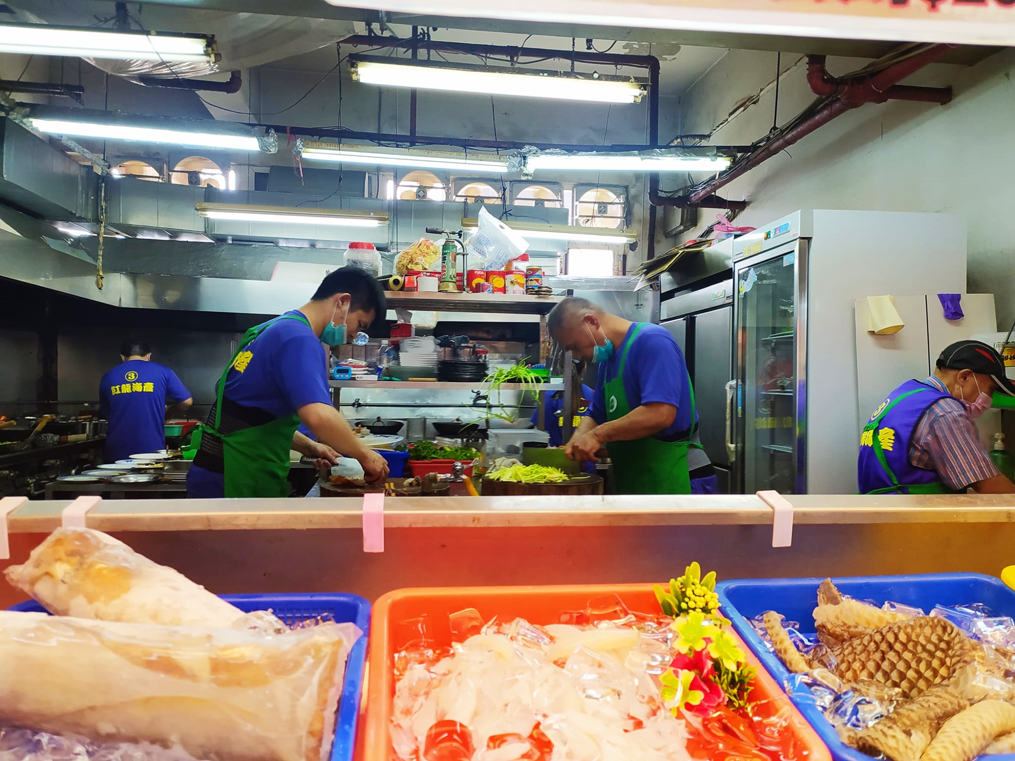 紅龍海產｜竹圍漁港人氣最旺的海鮮餐廳,平價又好吃