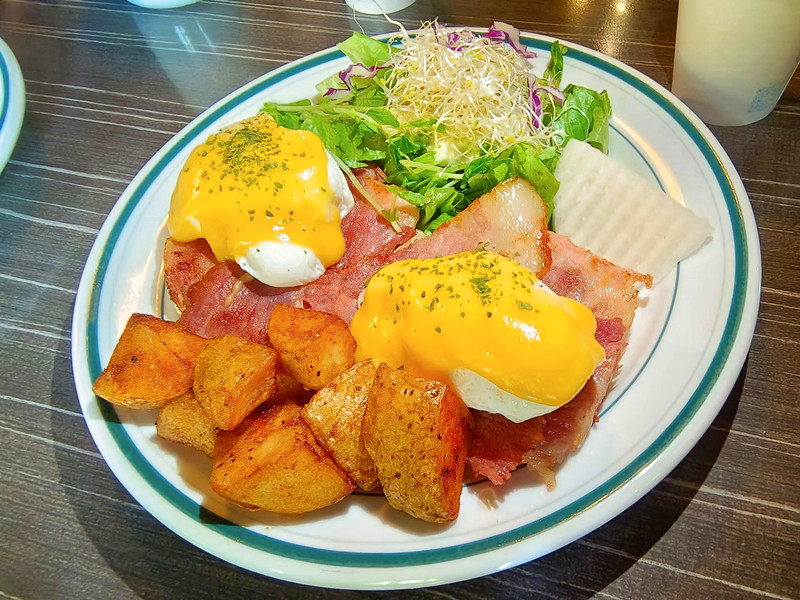 台中早午餐 | 奧樂美特,份量驚人,飲料無限續,聚餐首選好地方 奧樂美特