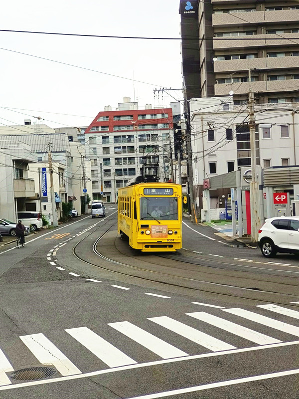 日本岡山住宿|三井花園飯店,近岡山車站,逛街方便,頂樓還有大浴場 岡山市電車