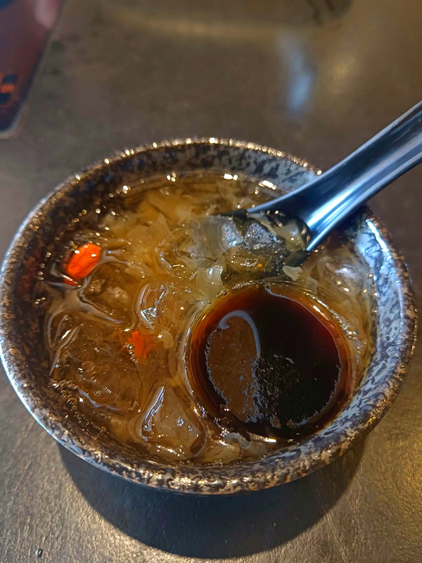 台中漢口路美食|牛比蔥壽喜燒吃到飽$488起,還有壽星優惠 牛比蔥壽喜燒漢口店