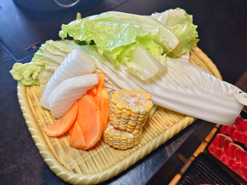 台中漢口路美食|牛比蔥壽喜燒吃到飽$488起,還有壽星優惠 牛比蔥壽喜燒漢口店