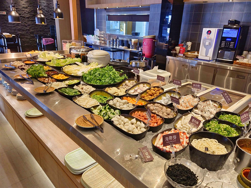 台中漢口路美食|牛比蔥壽喜燒吃到飽$488起,還有壽星優惠 牛比蔥壽喜燒漢口店