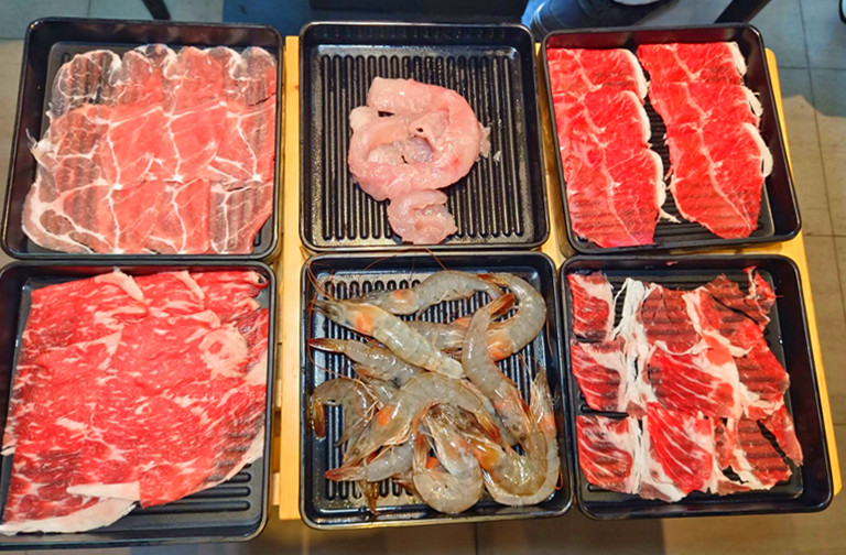 台中漢口路美食|牛比蔥壽喜燒吃到飽$488起,還有壽星優惠 牛比蔥壽喜燒漢口店