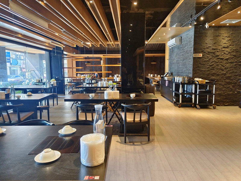 台中漢口路美食|牛比蔥壽喜燒吃到飽$488起,還有壽星優惠 牛比蔥壽喜燒漢口店