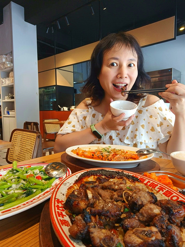 台中學士路美食|大力干蒸排骨,1000度高溫猛火的美味料理 大力干蒸排骨飯