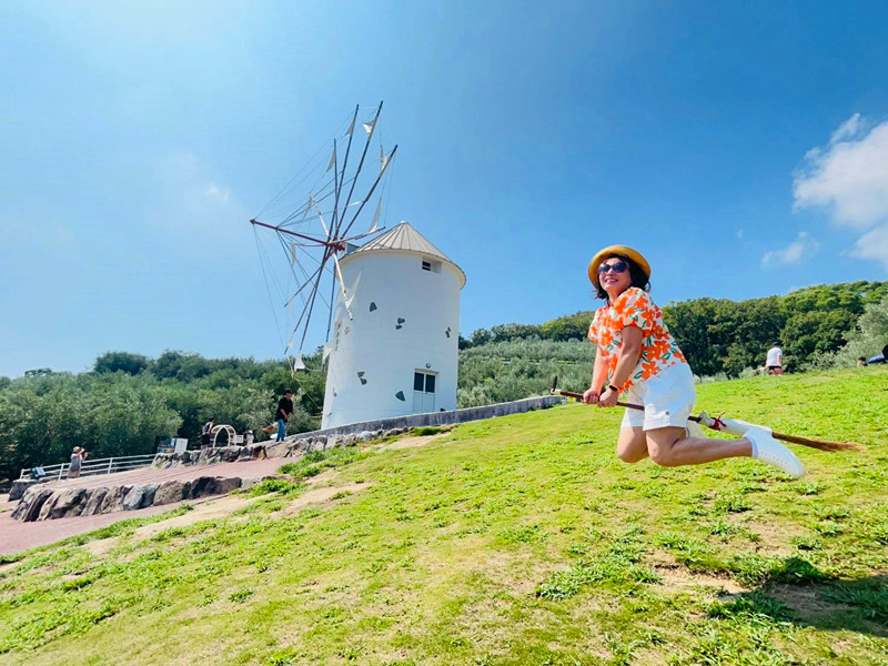 日本四國必訪|小豆島滿滿希臘風情,騎飛天掃把,變身魔女宅急便! 小豆島