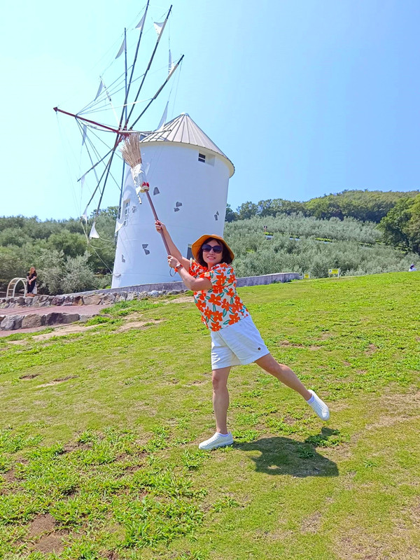 日本四國必訪|小豆島滿滿希臘風情,騎飛天掃把,變身魔女宅急便! 小豆島
