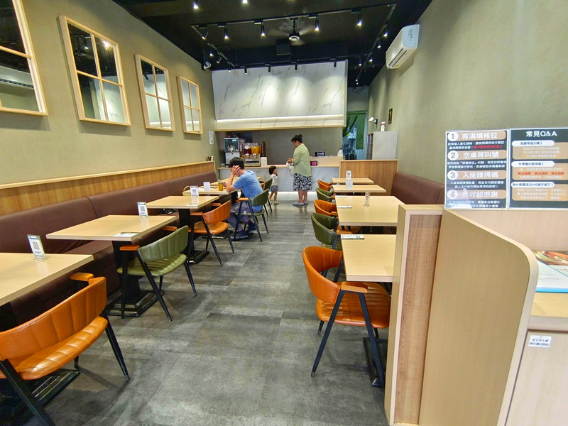 台中北區美食|湘春家漢口店,最低$99起就有小菜霜淇淋無限續 湘春家漢口店