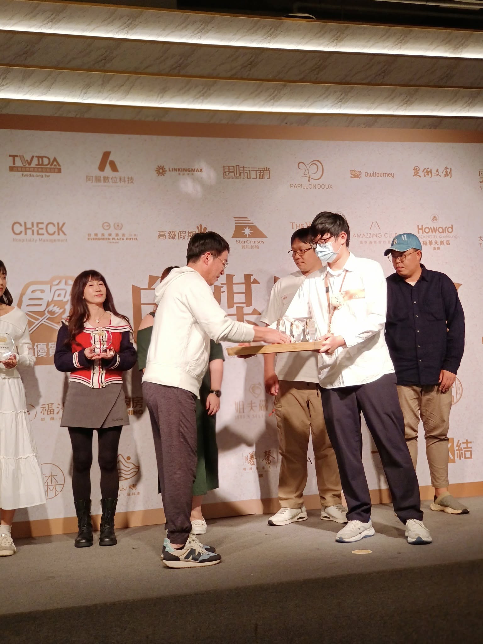 台北美食 | 晶宴會館民權館:食尚玩家2025自媒體大會,伴手禮滿載而歸 台北美食 | 晶宴會館民權館:食尚玩家2025自媒體大會,伴手禮滿載而歸