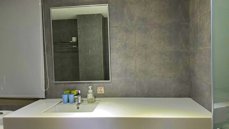 秝芯旅店駁二館