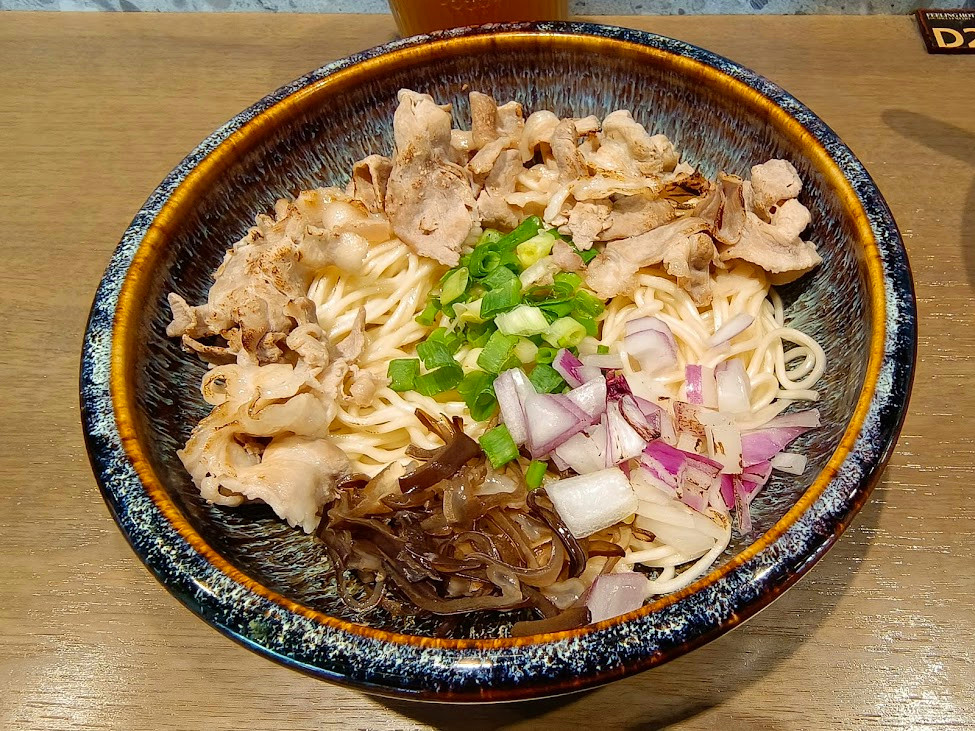 發愣吃VARMT健行店