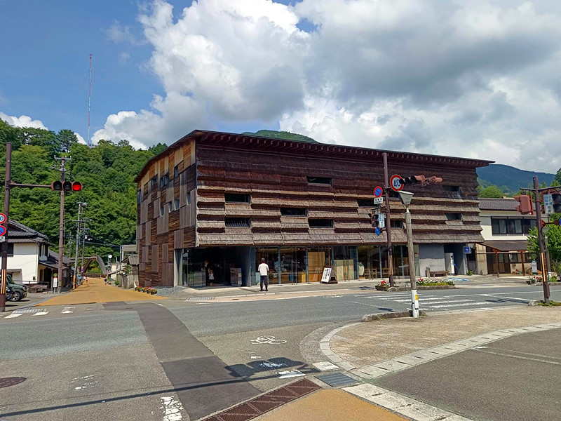 日本四國景點|雲之上圖書館,走進雲端書海,探訪最美木造圖書館! 雲之上圖書館