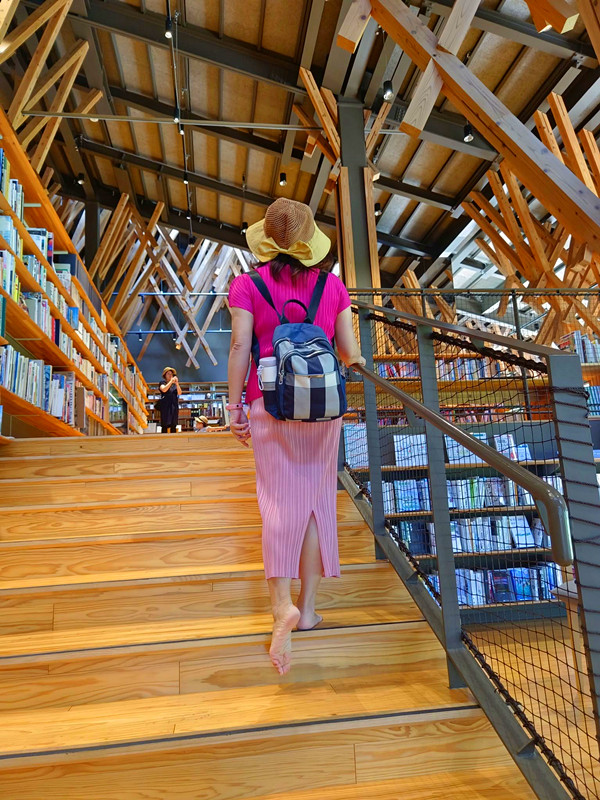 日本四國景點|雲之上圖書館,走進雲端書海,探訪最美木造圖書館! 雲之上圖書館