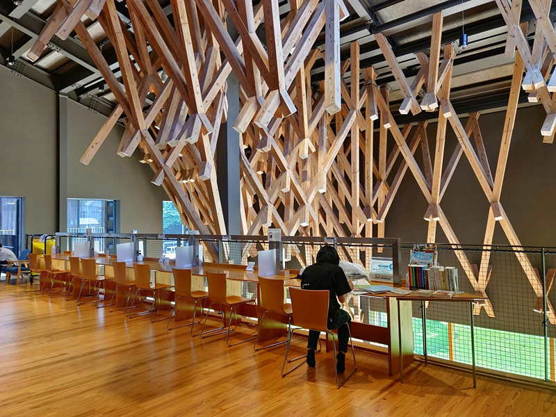 日本四國景點|雲之上圖書館,走進雲端書海,探訪最美木造圖書館! 雲之上圖書館